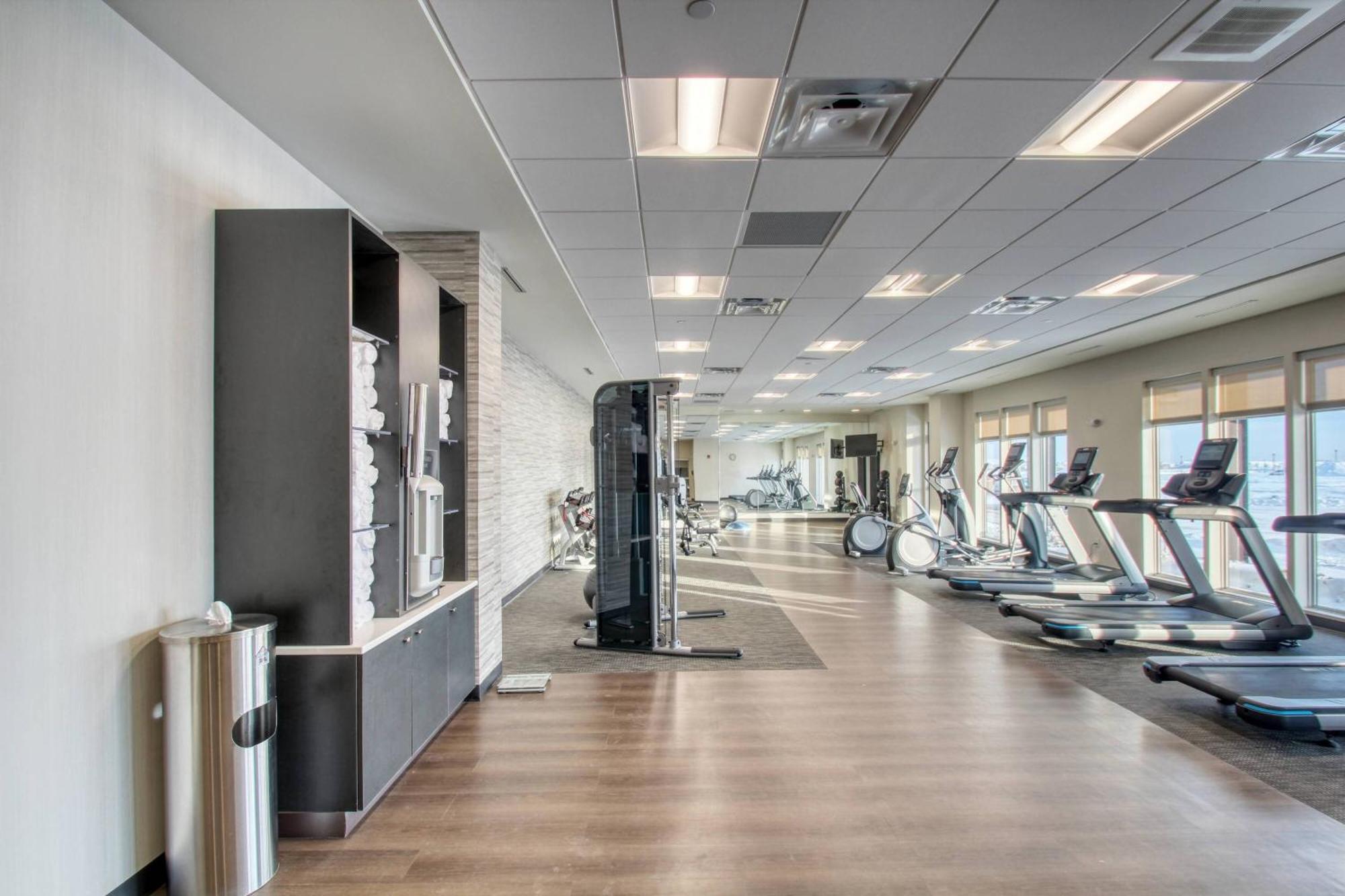 Courtyard By Marriott Fargo